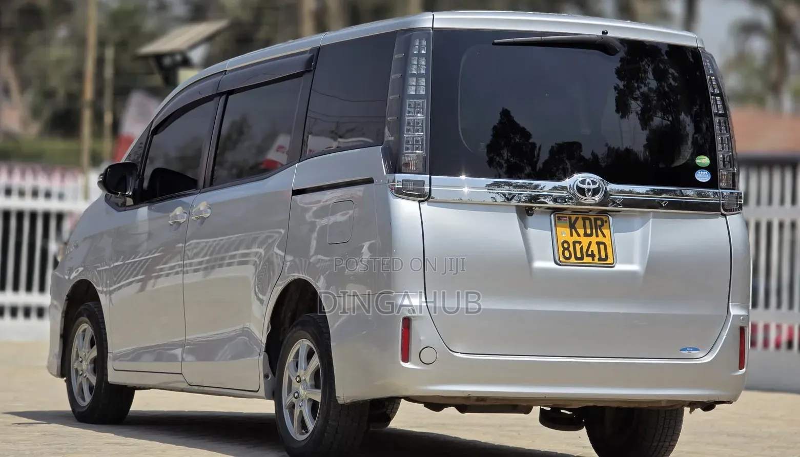 Toyota Voxy 2018 Silver