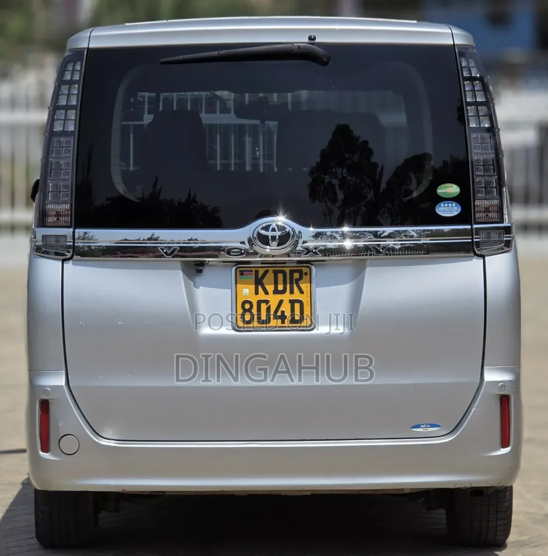 Toyota Voxy 2018 Silver