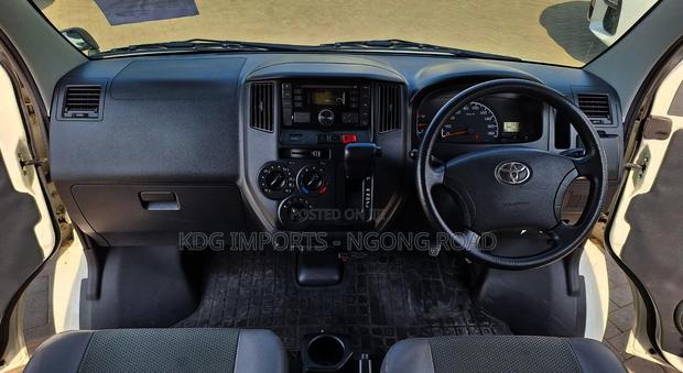 Toyota TownAce 2019 White - thumbnail 4