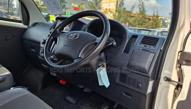 Toyota TownAce 2019 White - thumbnail 6