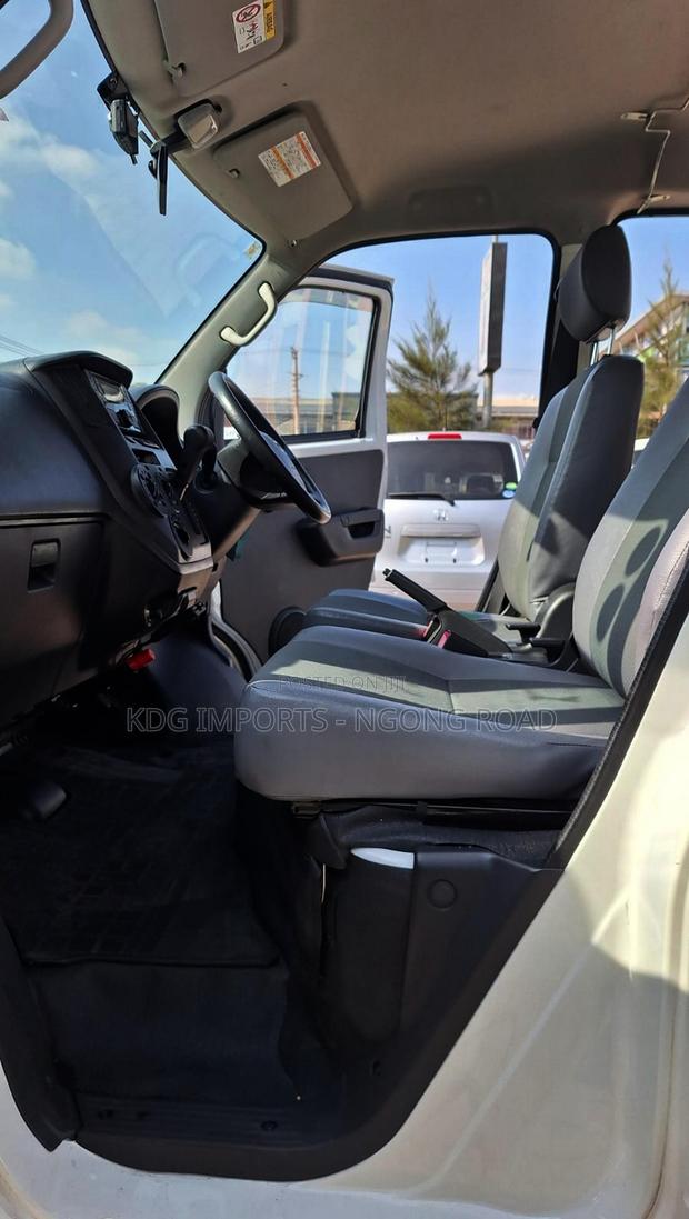 Toyota TownAce 2019 White - thumbnail 9