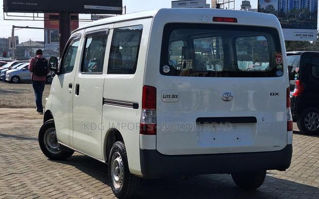 Toyota TownAce 2019 White - thumbnail 12