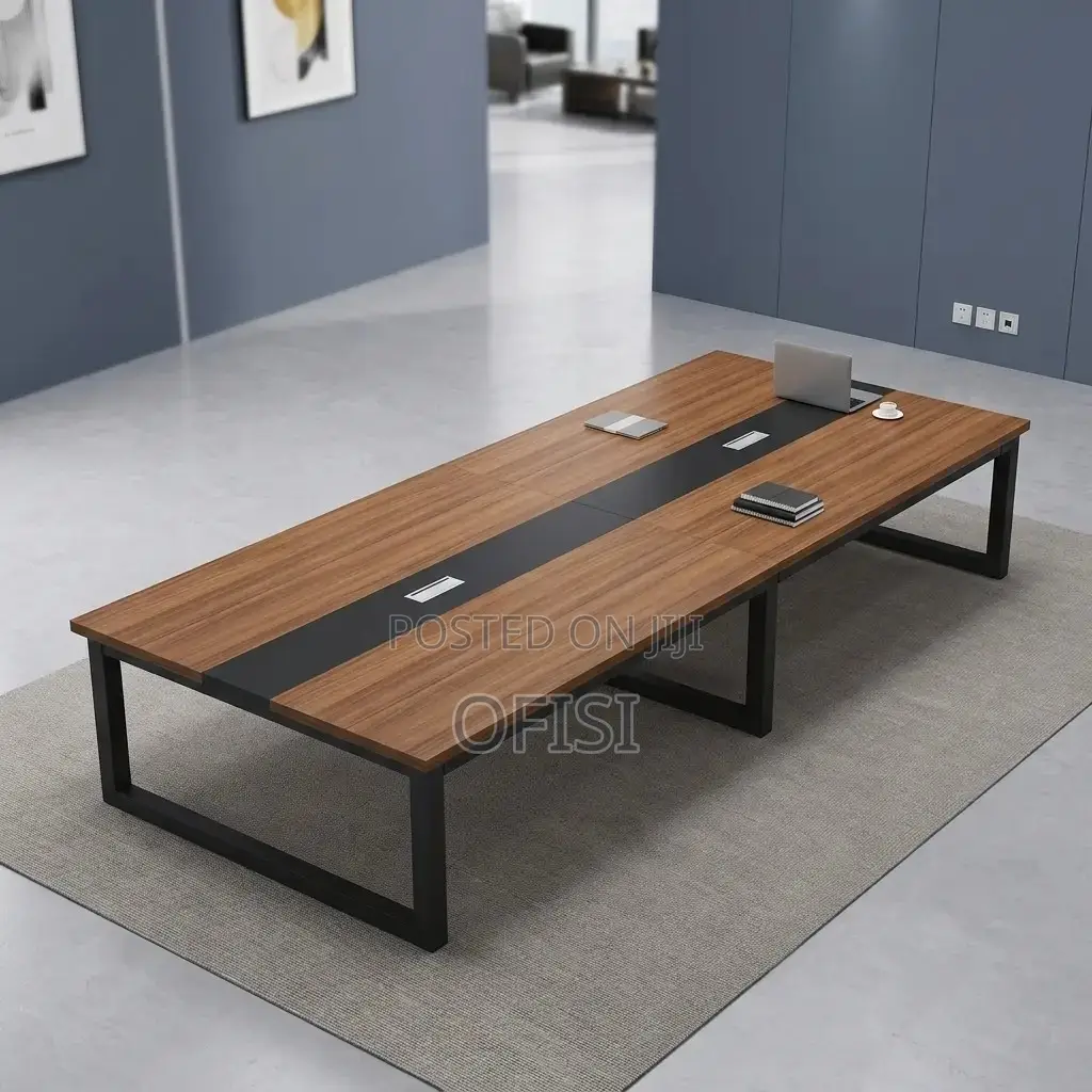 Boardroom Table: 8 Seater Conference Table.