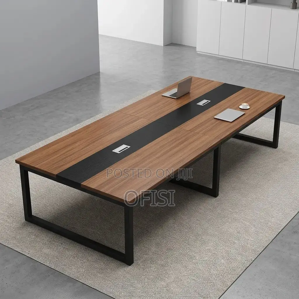 Boardroom Table: 8 Seater Conference Table.