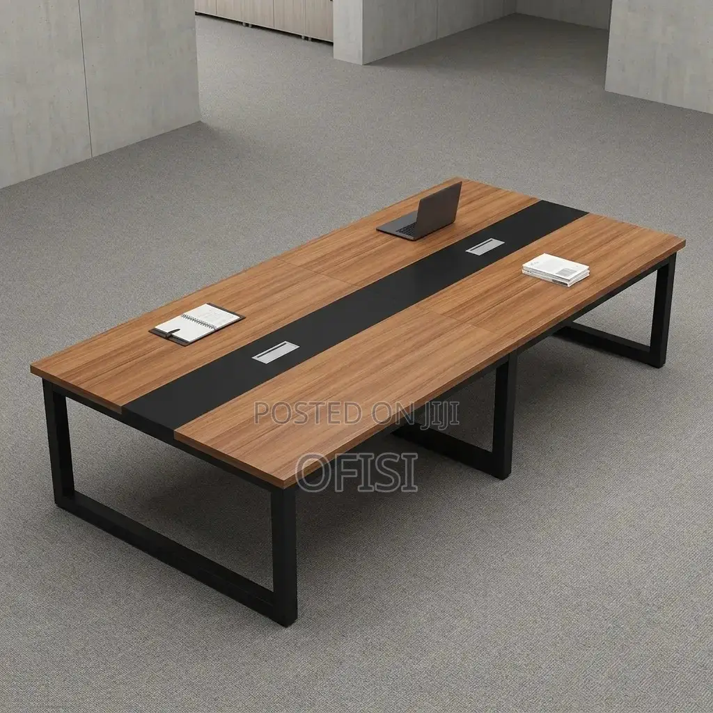 Boardroom Table: 8 Seater Conference Table.