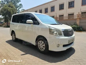 Toyota Noah 2011 White