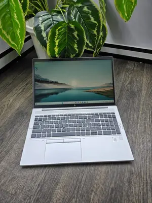 Laptop HP EliteBook 850 16GB Intel SSD 512GB