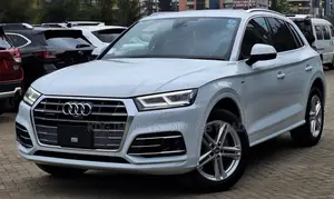 Audi Q5 2.0T Premium AWD quattro 2019 White