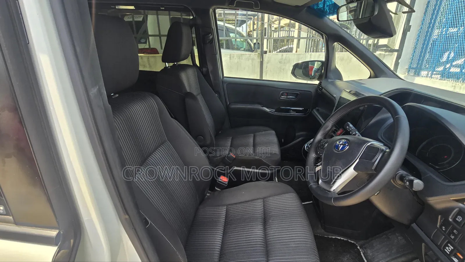 Toyota Voxy X 2WD 7-Seater 2019 White
