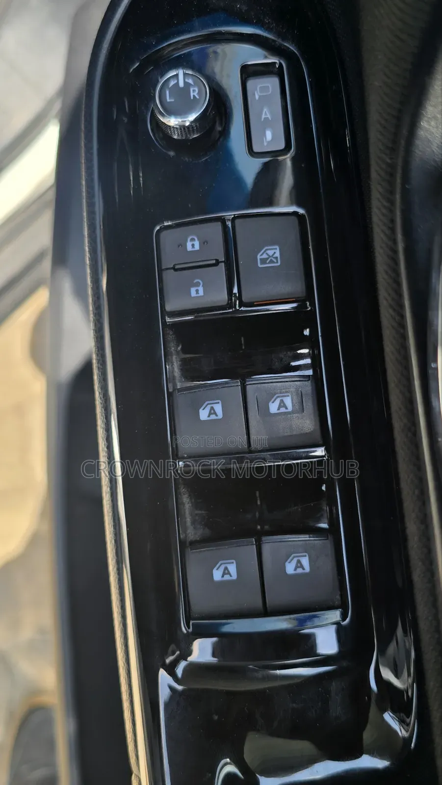Toyota Voxy X 2WD 7-Seater 2019 White