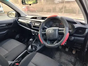 Toyota Hilux 2022 Gold