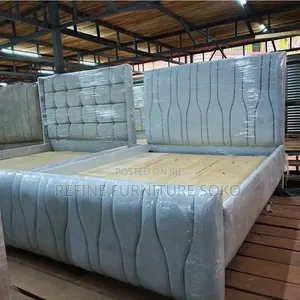 Chester Tufted Y Lines Bed
