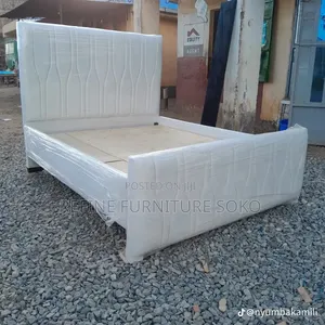 Chester Tufted Y Lines Bed