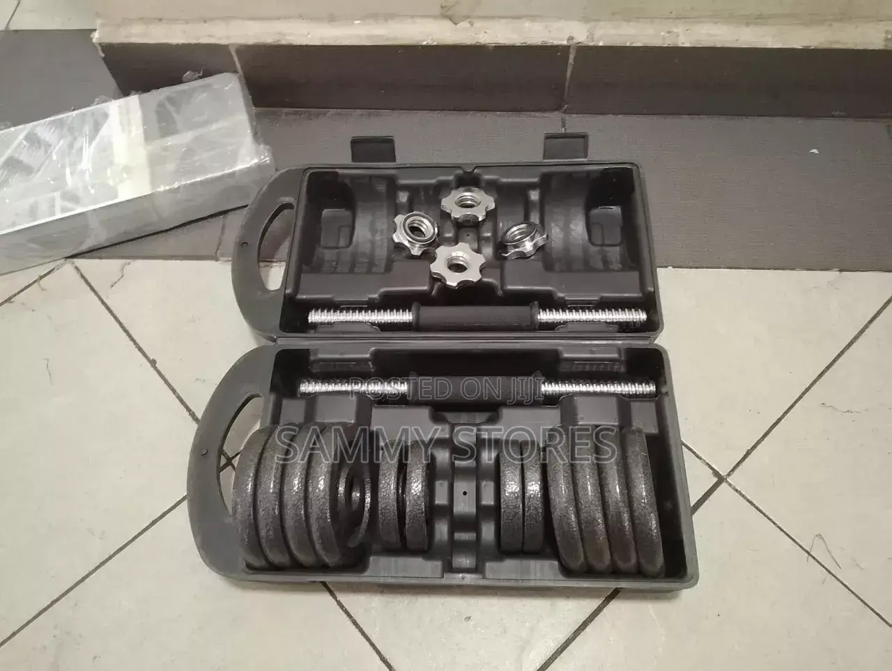 Adjustable Dumbbell Set With Weights and Carrying Case