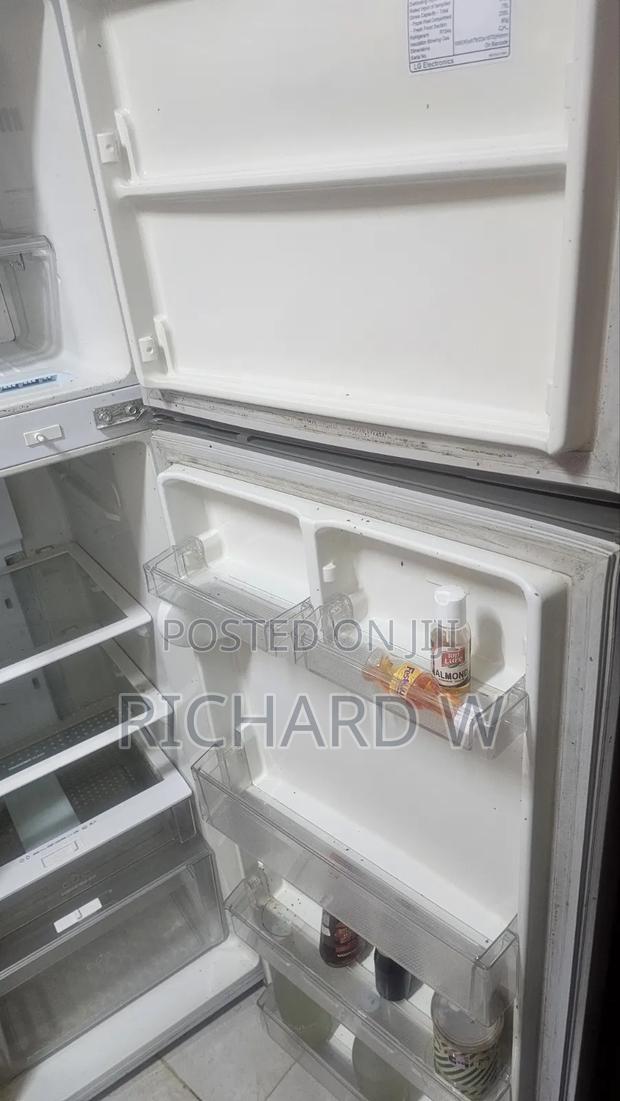 LG Double Door Fridge - thumbnail 3