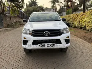 Toyota Hilux Revo Smart Cab Deisel 2.4 AWD 2021 White