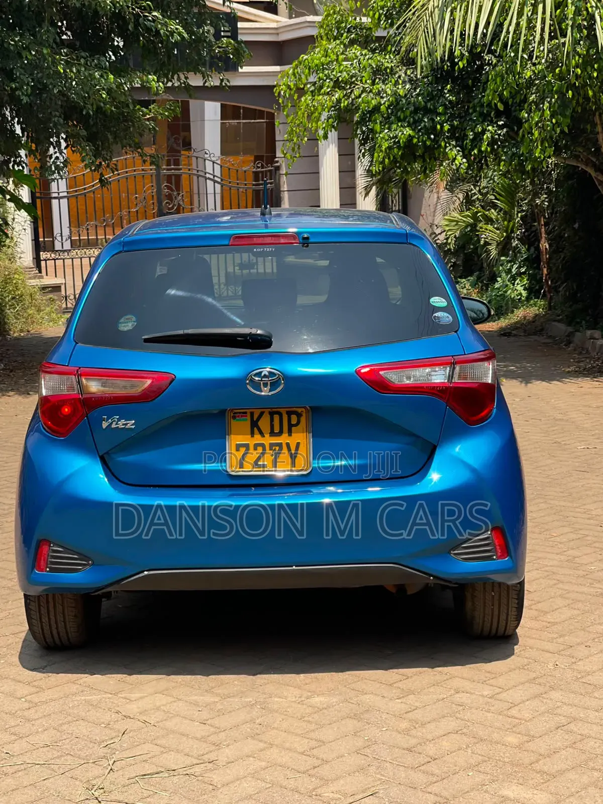 Toyota Vitz 2017 Blue