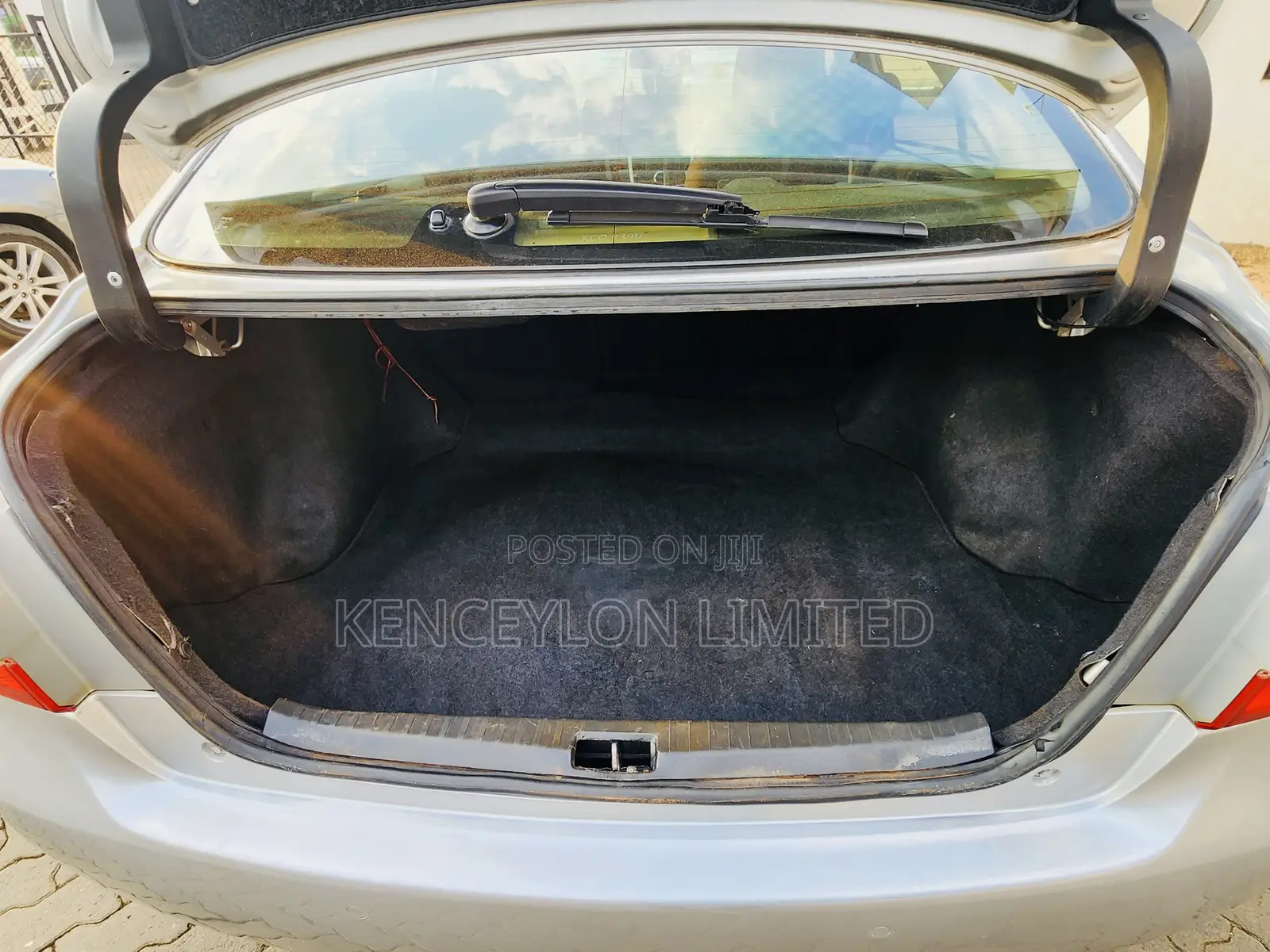 Toyota Premio 1.8 FWD 2012 Silver