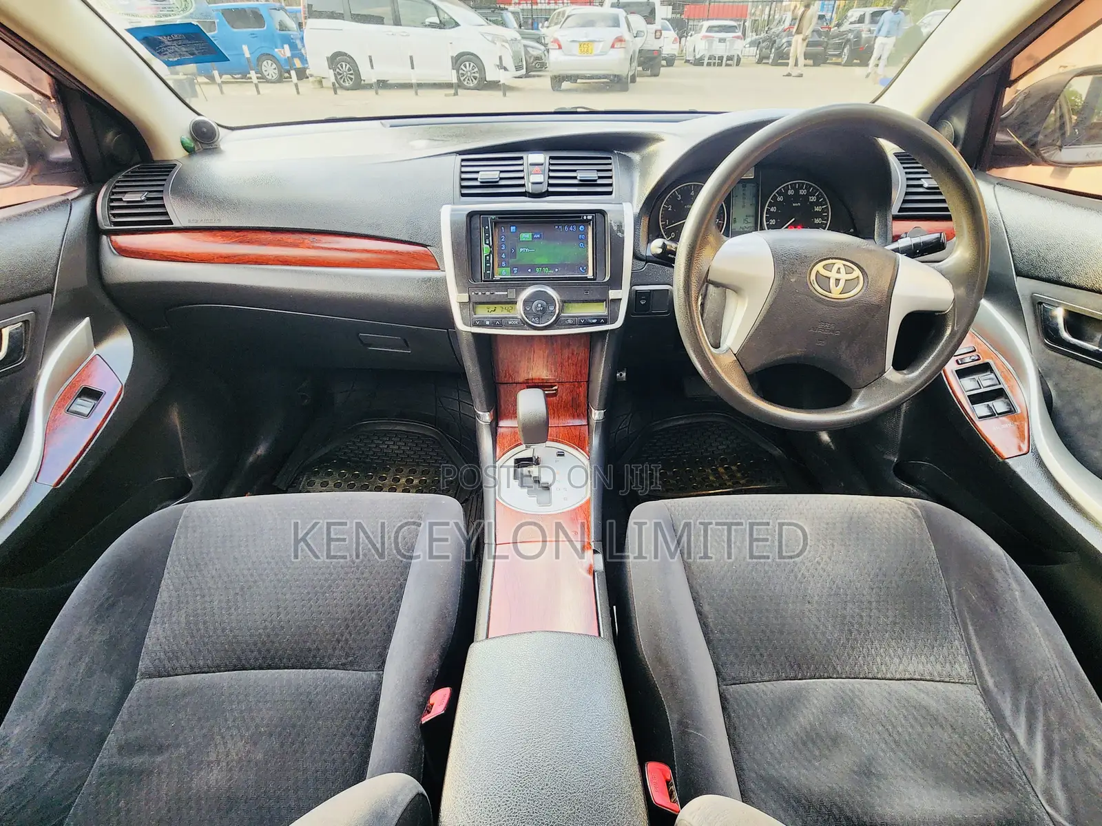 Toyota Premio 1.8 FWD 2012 Silver