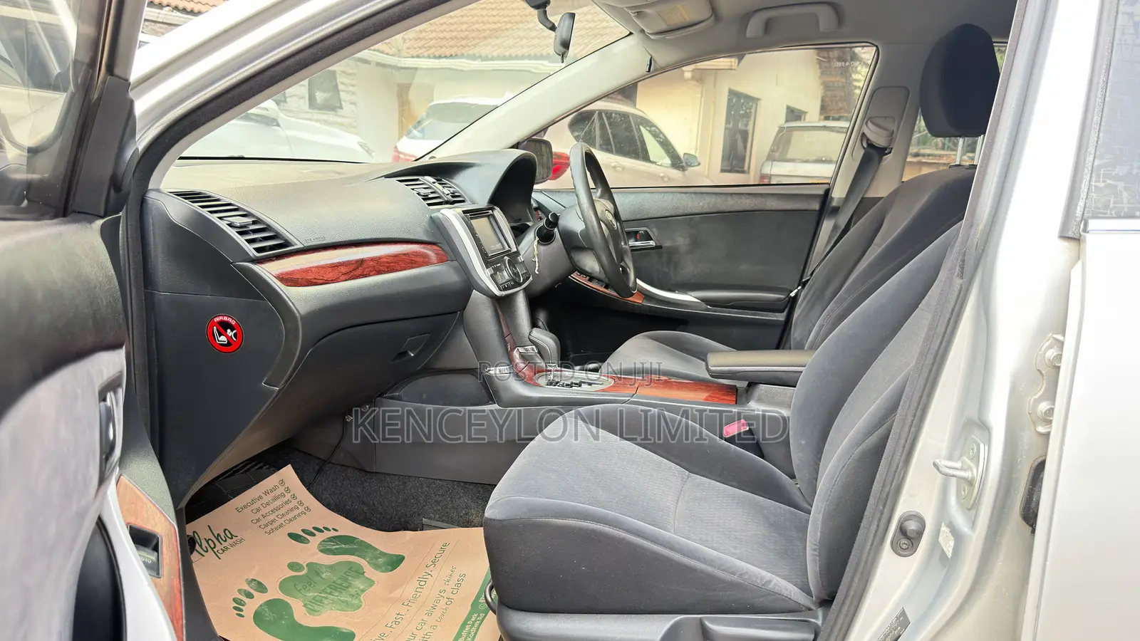Toyota Premio 1.8 FWD 2012 Silver