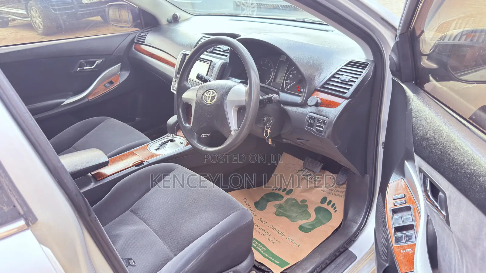 Toyota Premio 1.8 FWD 2012 Silver