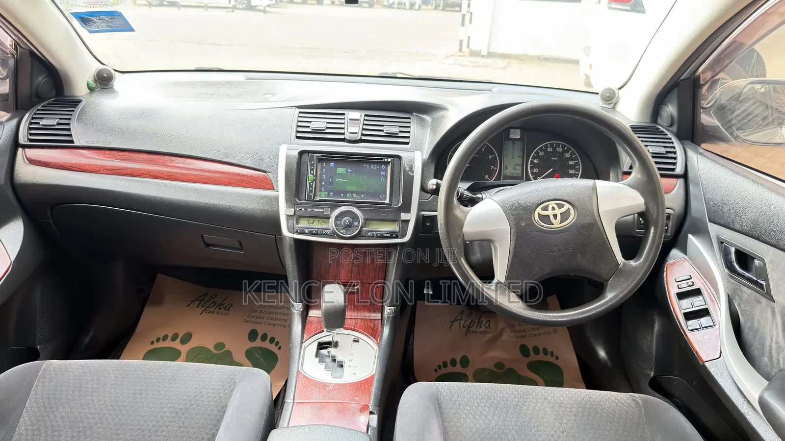Toyota Premio 1.8 FWD 2012 Silver