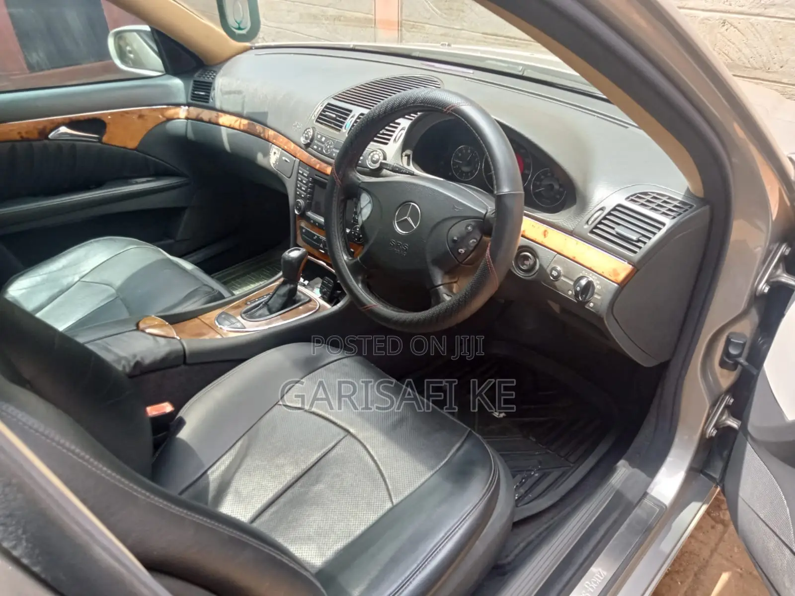 Mercedes-Benz E240 2004 Gold