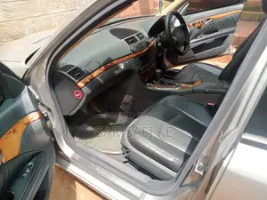Mercedes-Benz E240 2004 Gold
