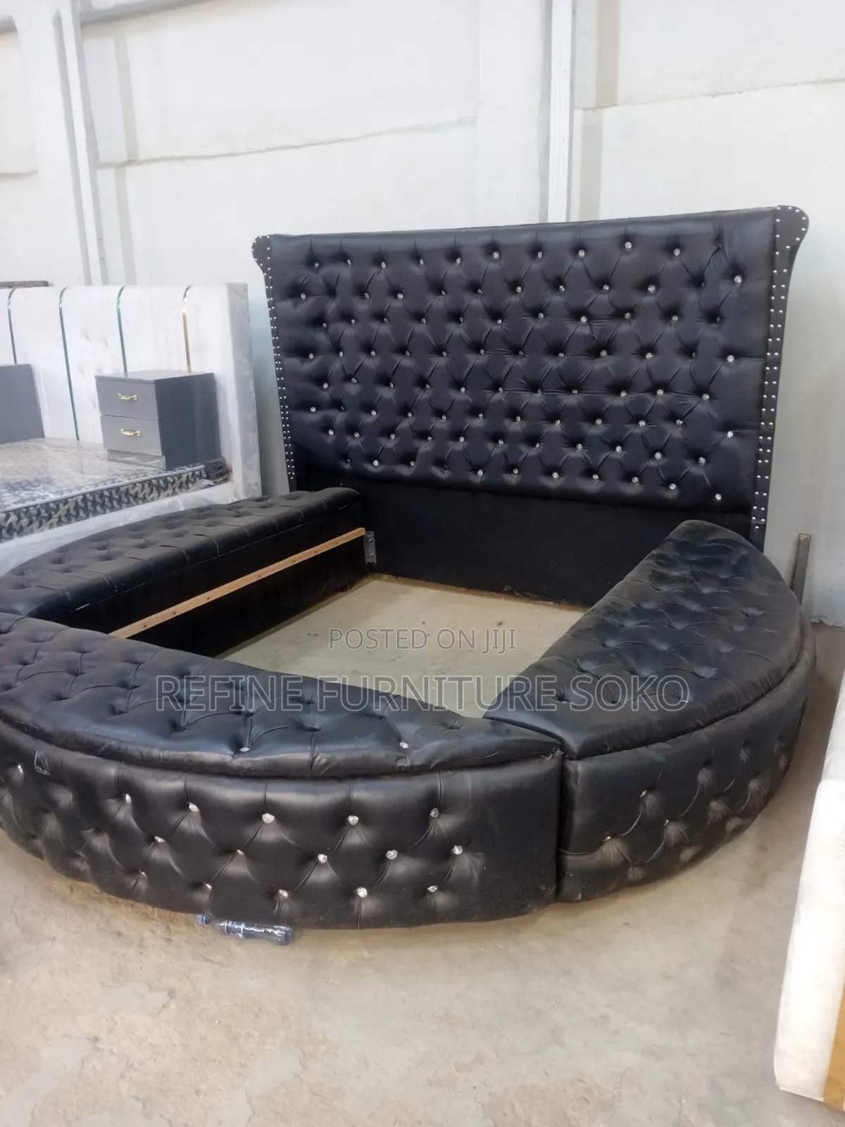 Oval Round Chester Bed KING'S 5x6 in Size