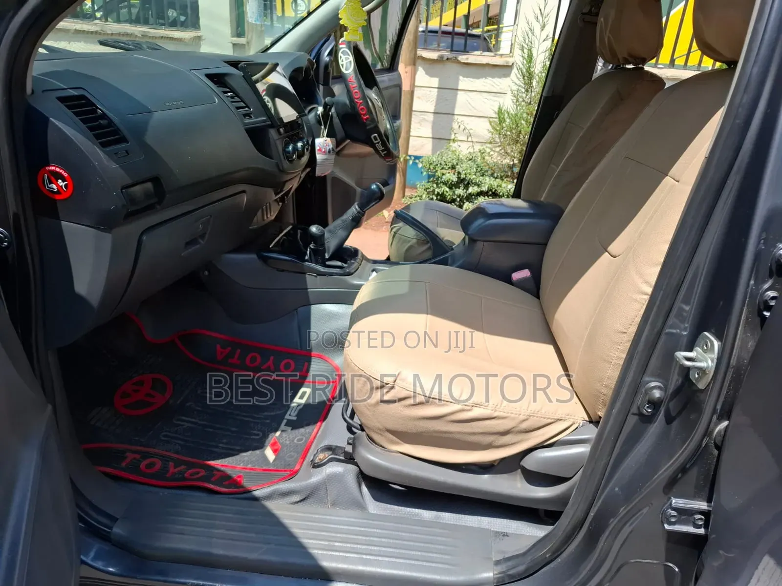 Toyota Hilux 2014 Gray
