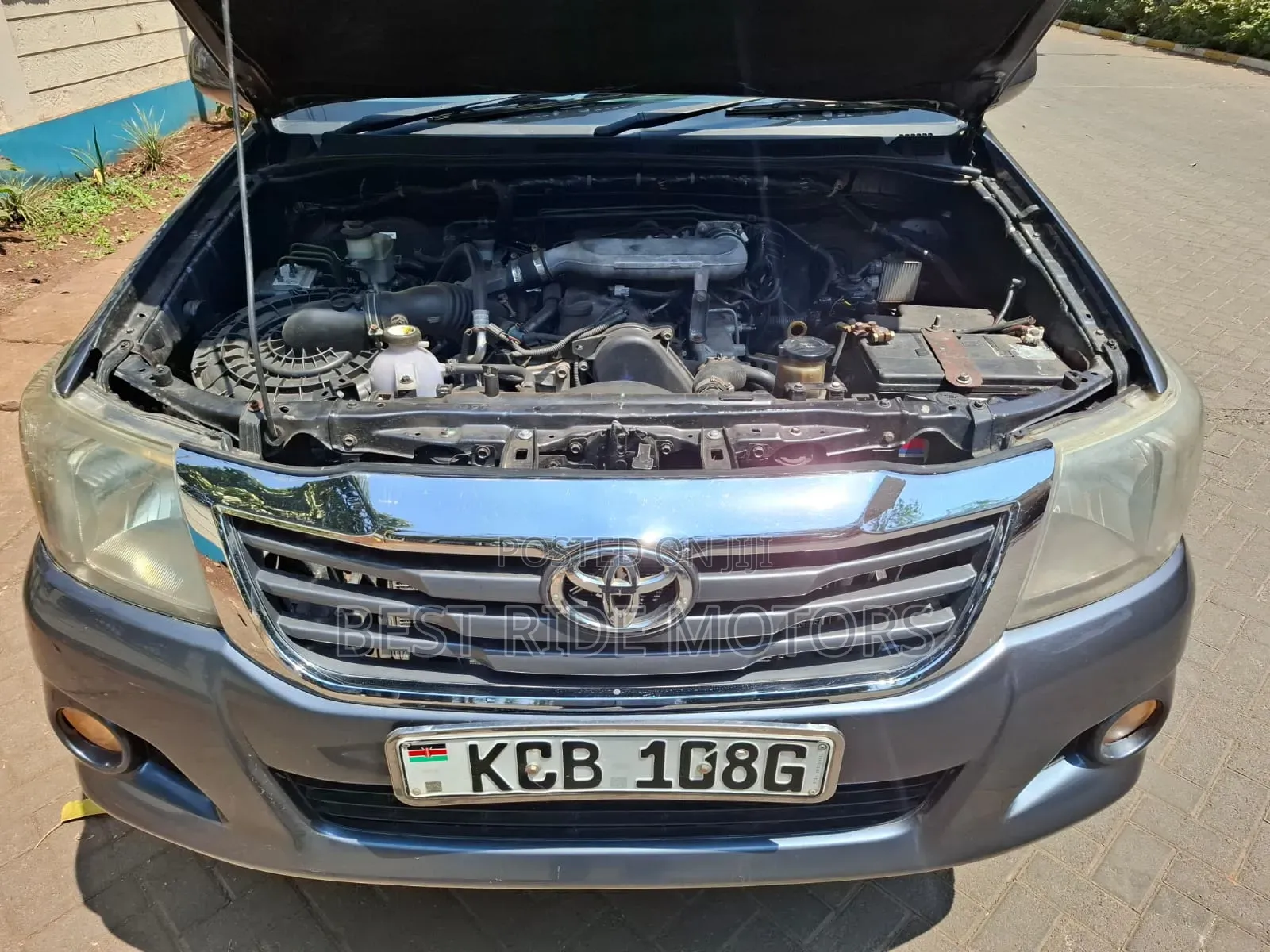 Toyota Hilux 2014 Gray