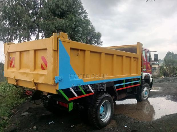 Sinotruk Tipper - thumbnail 3
