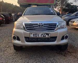 Toyota Hilux 2006 Gray