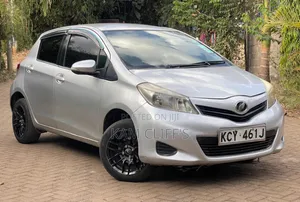 Toyota Vitz 2012 Silver