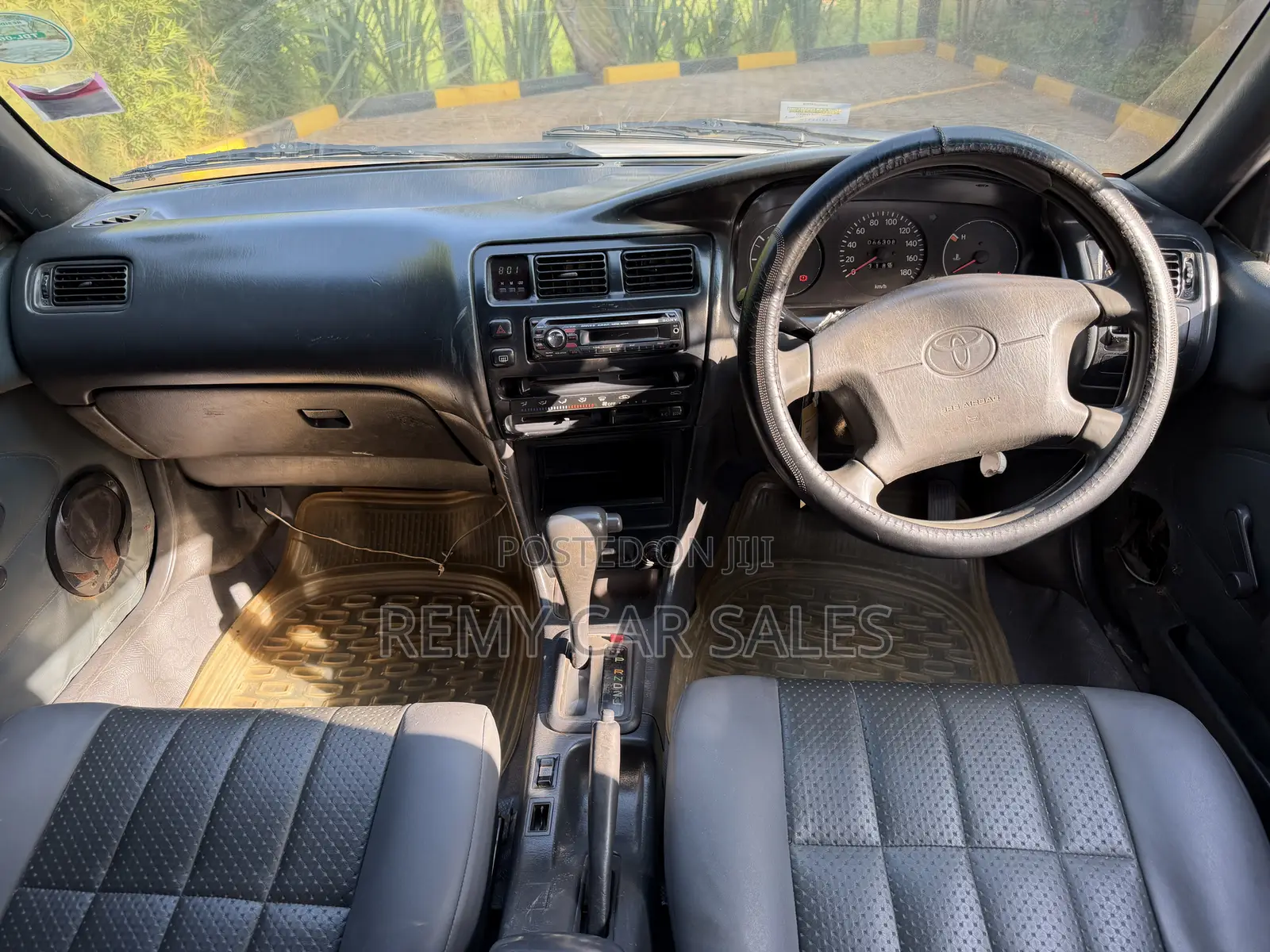 Toyota Corolla 2002 White