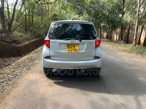 Toyota Ractis 2012 Silver