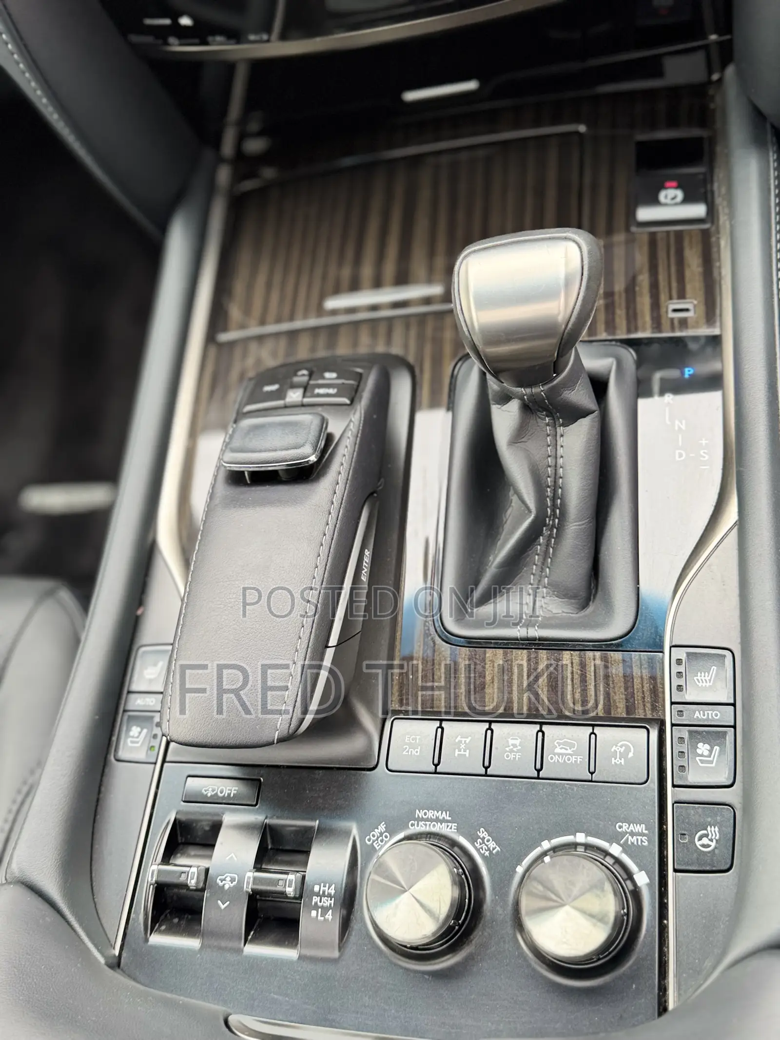 Lexus LX 570 AWD 2019 White