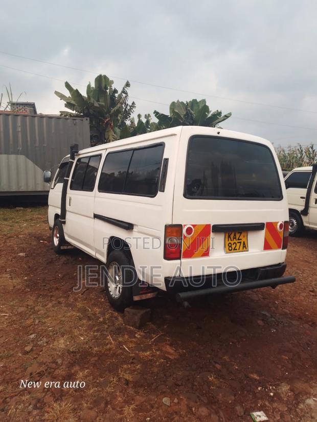 Nissan Caravan (Urvan) 2004 White - thumbnail 6