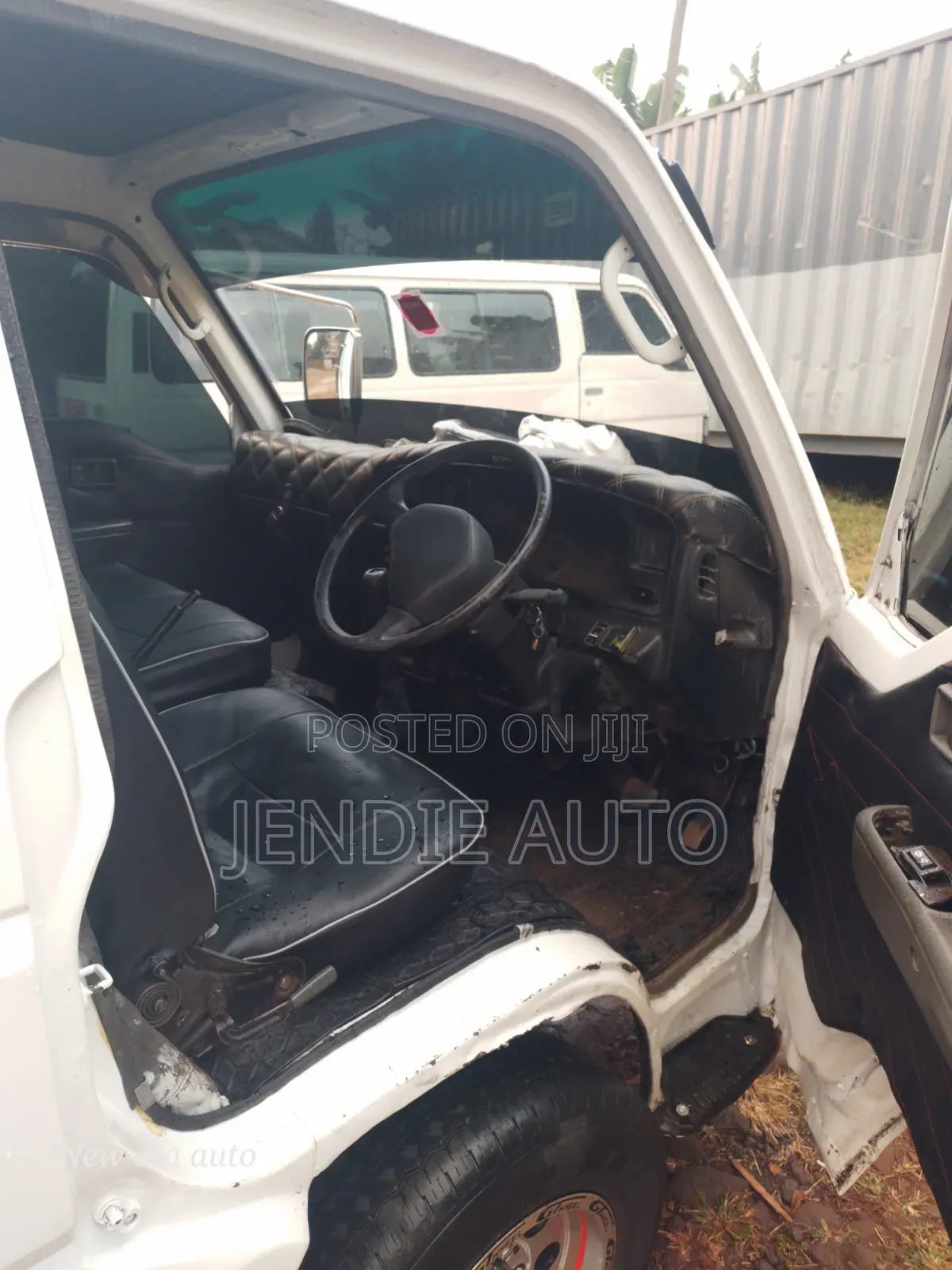 Nissan Caravan (Urvan) 2004 White