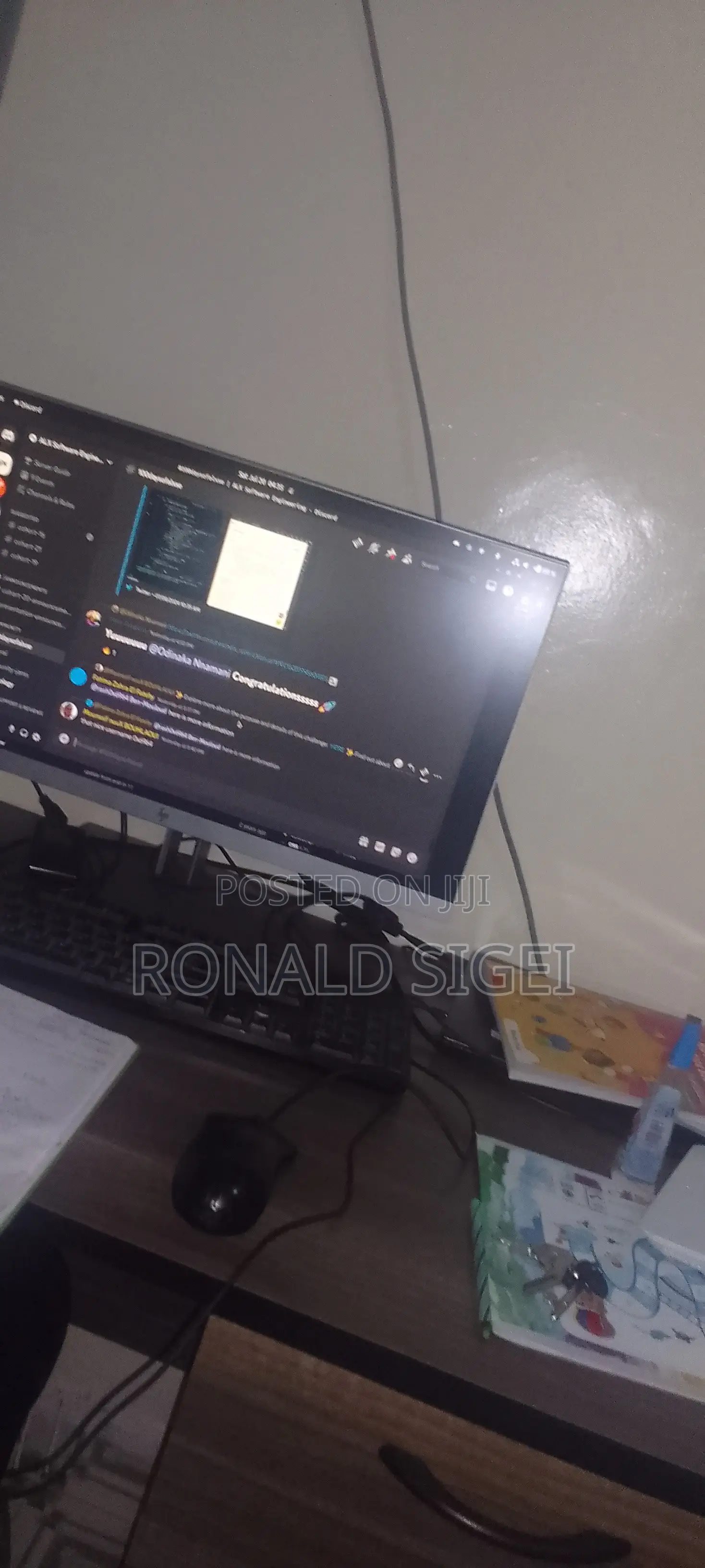 HP Monitor.