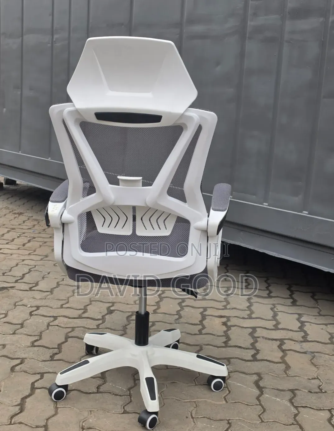 Ergonomic White Chair With Foolrest