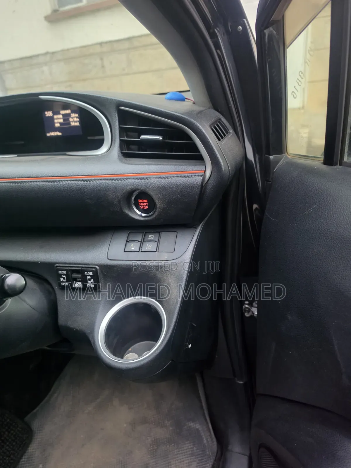 Toyota Sienta 2017 Black