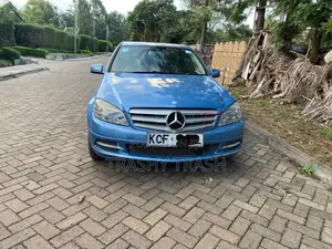 Mercedes-Benz C200 2010 Blue