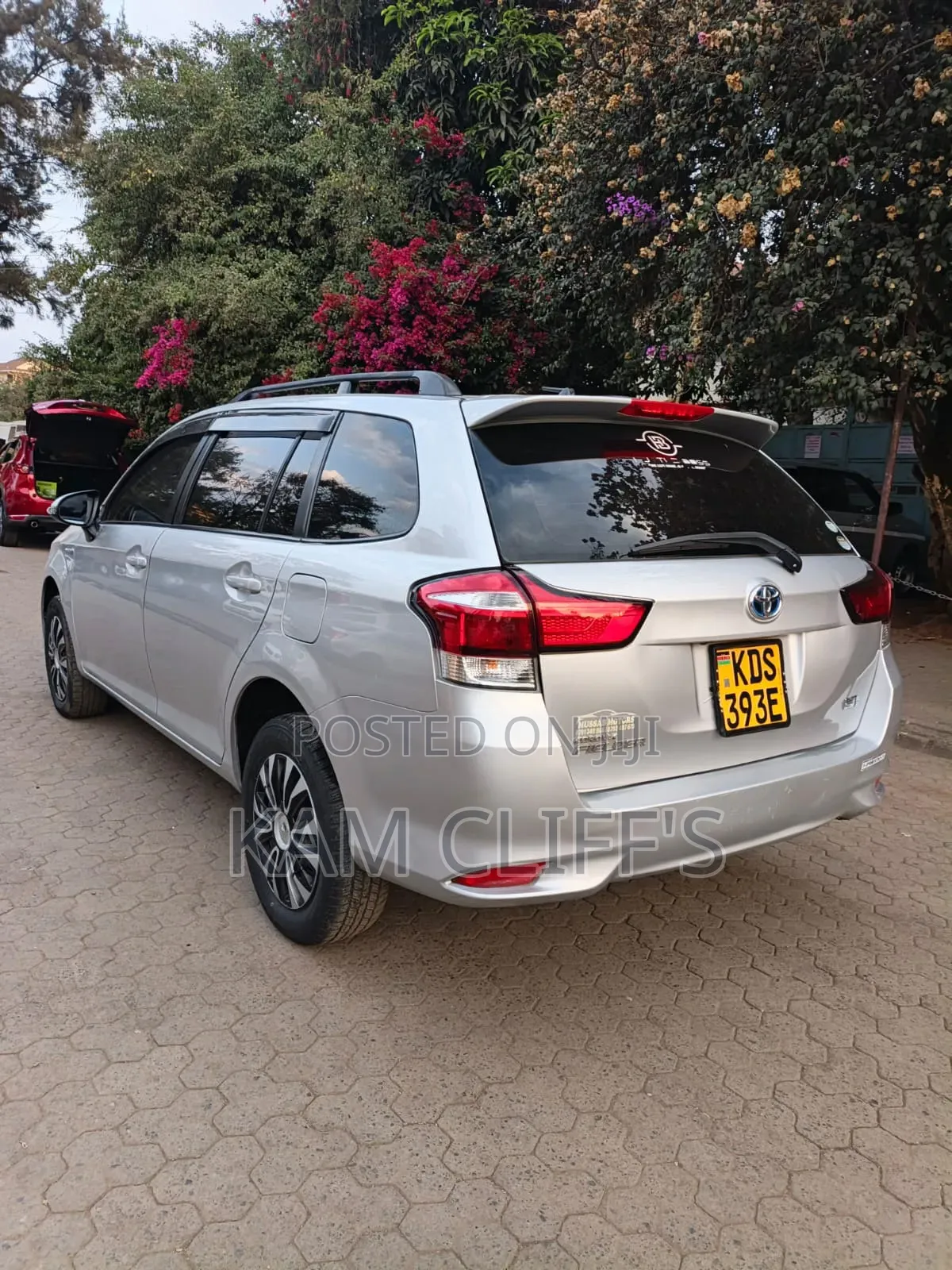 Toyota Corolla Fielder 2017 Silver