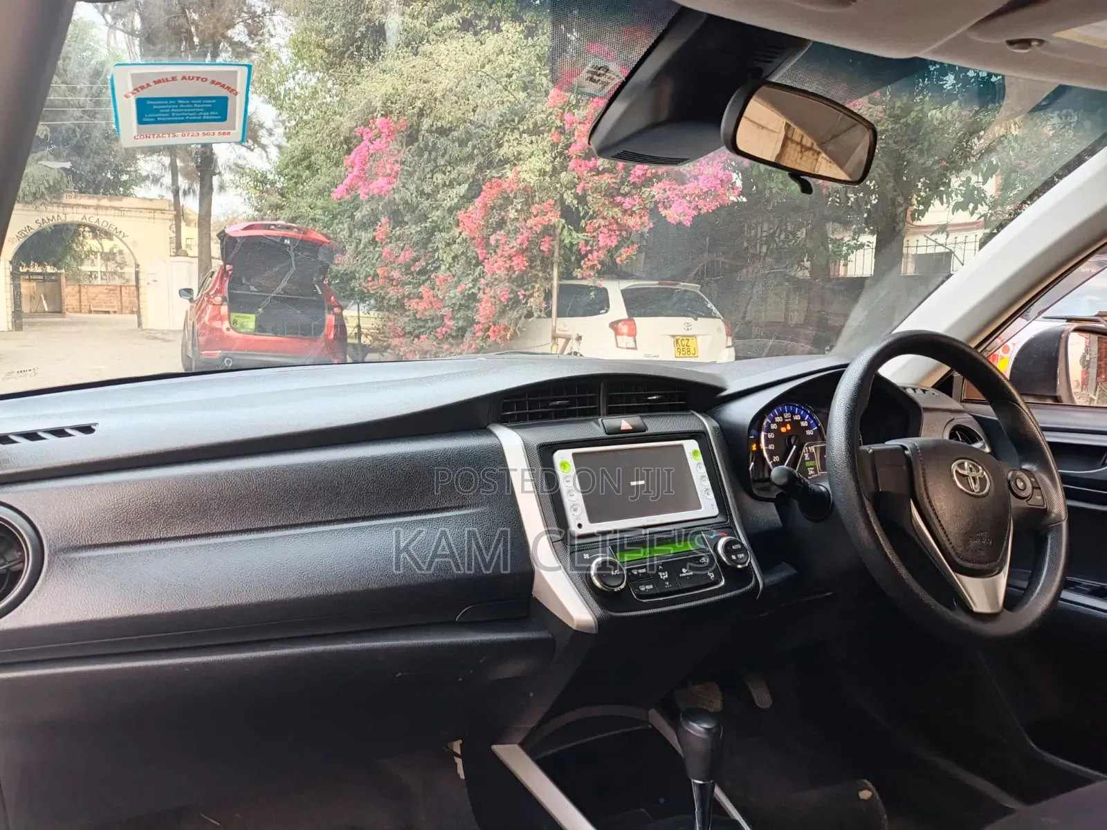 Toyota Corolla Fielder 2017 Silver
