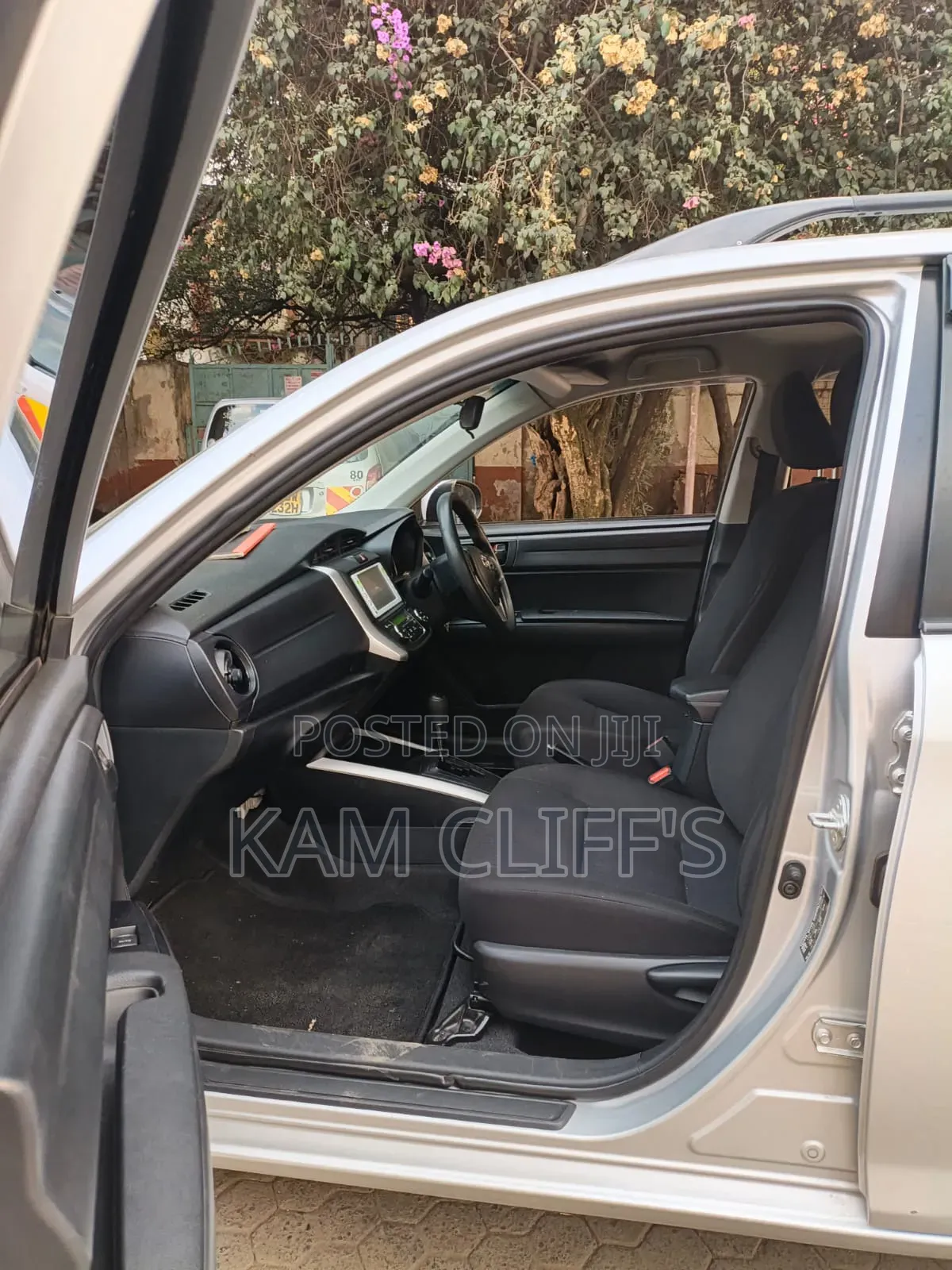 Toyota Corolla Fielder 2017 Silver