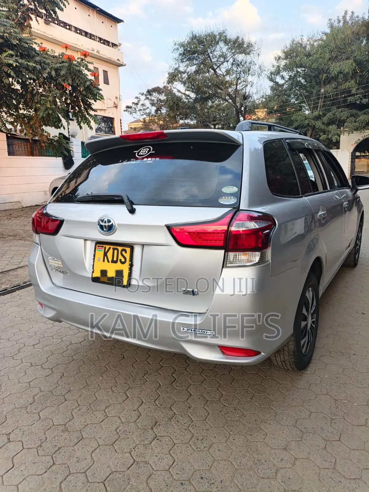 Toyota Corolla Fielder 2017 Silver