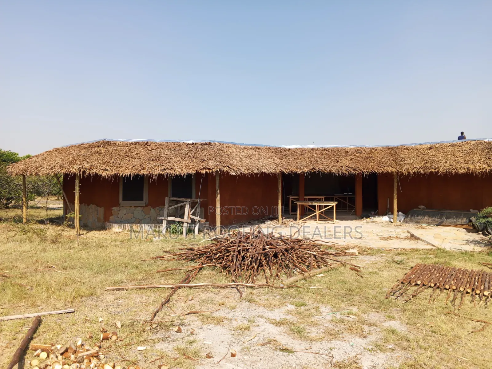 Makuti Roofing at Sekenan Mara
