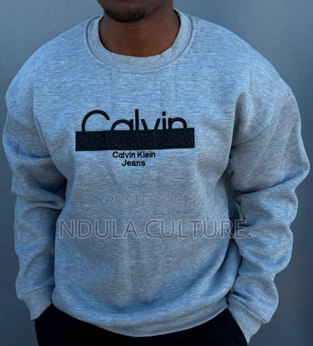 Calvin Klein Sweatshirt - thumbnail 2