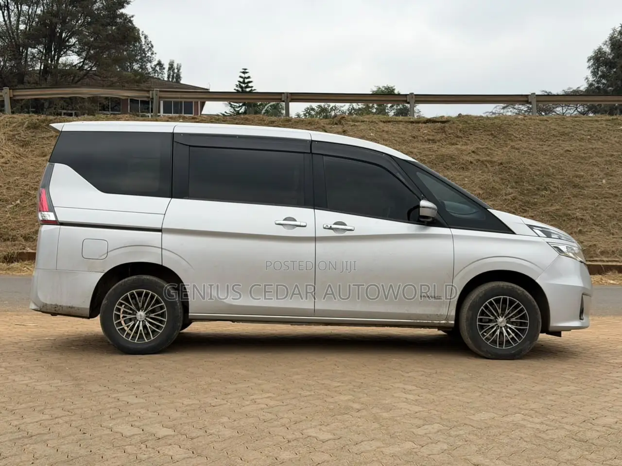 Nissan Serena 2018